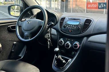 Хэтчбек Hyundai i10 2011 в 