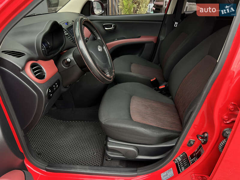 Хэтчбек Hyundai i10 2013 в Одессе