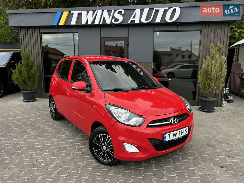 Хэтчбек Hyundai i10 2013 в Одессе