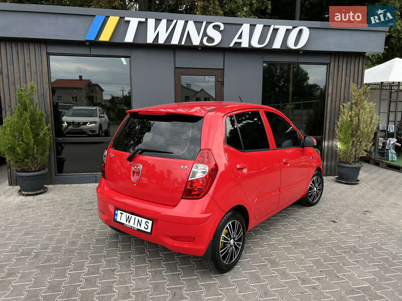 Хэтчбек Hyundai i10 2013 в Одессе