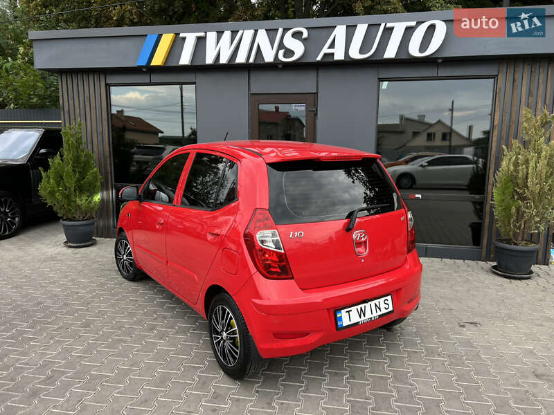 Хэтчбек Hyundai i10 2013 в Одессе