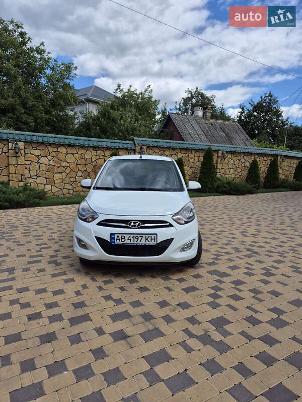 Хэтчбек Hyundai i10 2012 в Могилев-Подольске
