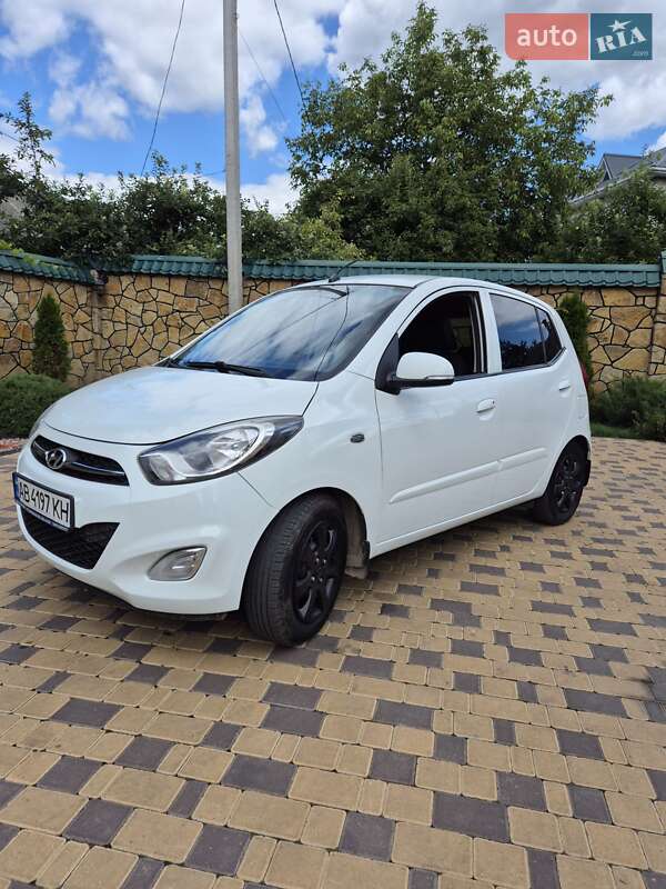 Хэтчбек Hyundai i10 2012 в Могилев-Подольске