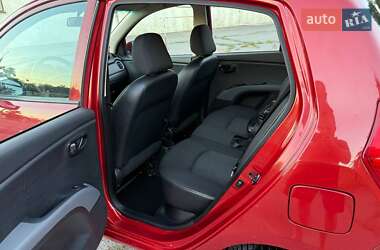 Хэтчбек Hyundai i10 2013 в 