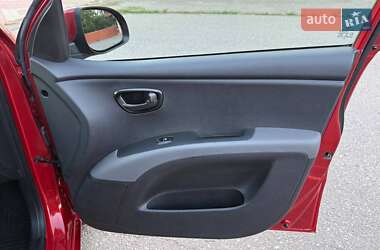 Хэтчбек Hyundai i10 2013 в 