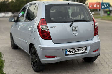 Хэтчбек Hyundai i10 2011 в 