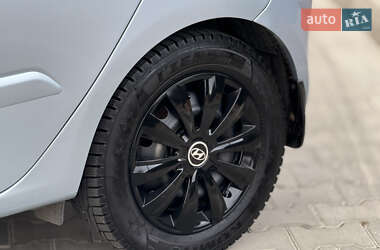 Хэтчбек Hyundai i10 2011 в 