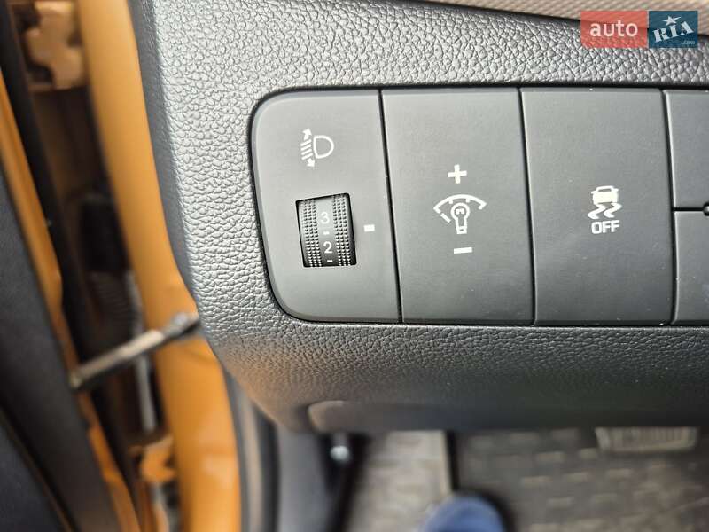 Хэтчбек Hyundai i10 2015 в Киеве