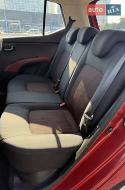 Хэтчбек Hyundai i10 2012 в 