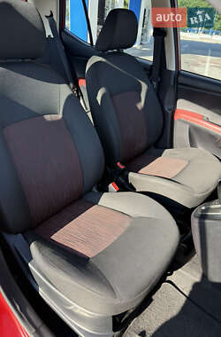 Хэтчбек Hyundai i10 2012 в 