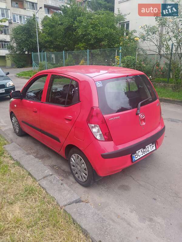 Хэтчбек Hyundai i10 2010 в Львове