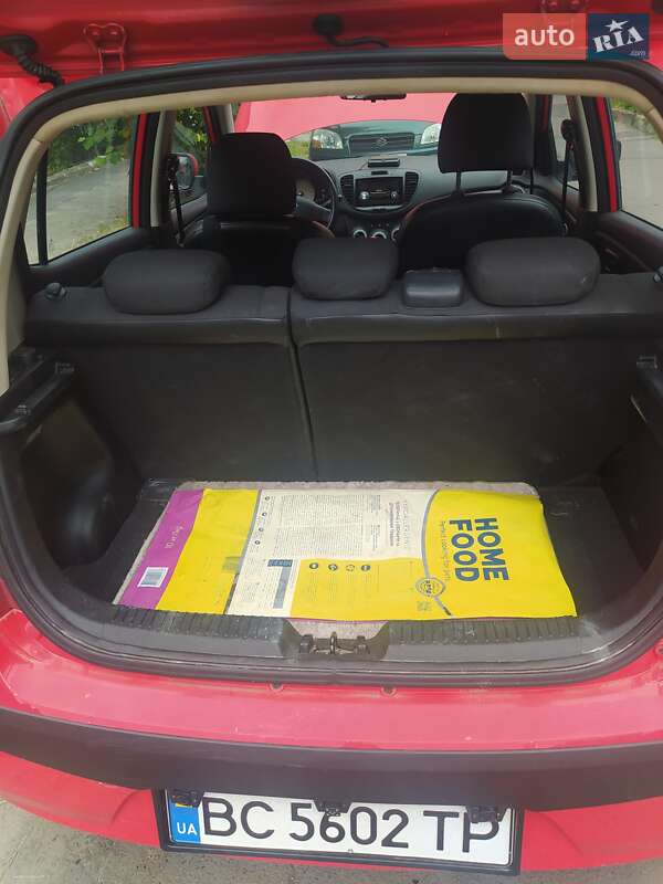 Хэтчбек Hyundai i10 2010 в Львове