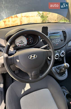 Хэтчбек Hyundai i10 2009 в 