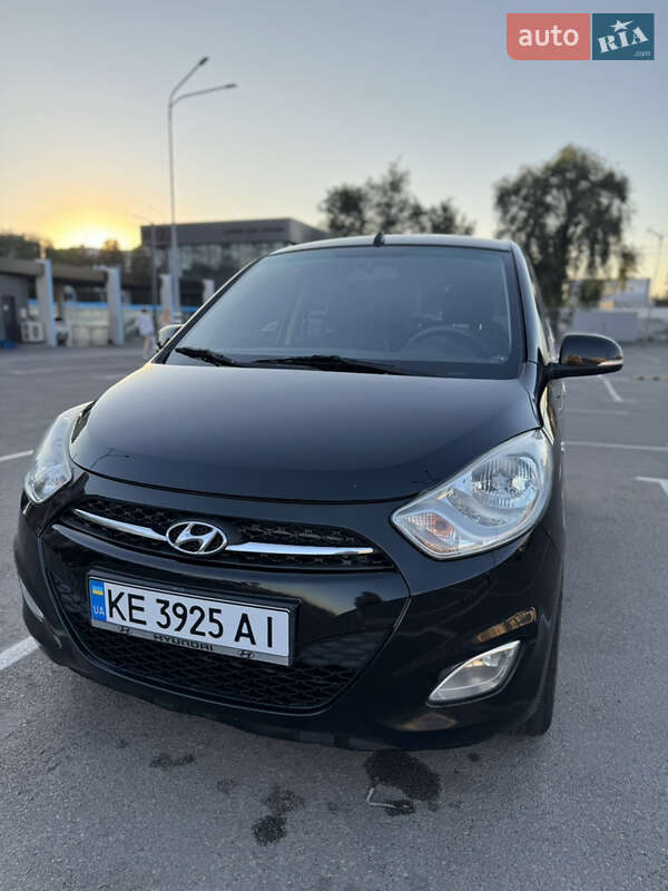 Хэтчбек Hyundai i10 2011 в Днепре фото 2 Хэтчбек Hyundai i10 2011 в Днепре
