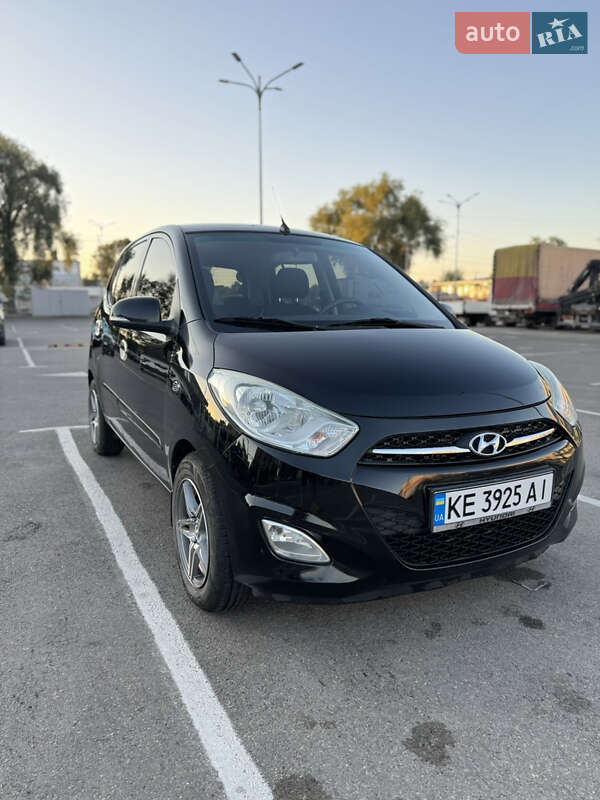 Хэтчбек Hyundai i10 2011 в 