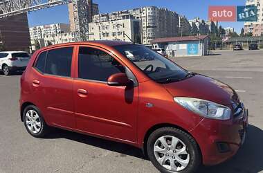 Хэтчбек Hyundai i10 2012 в 