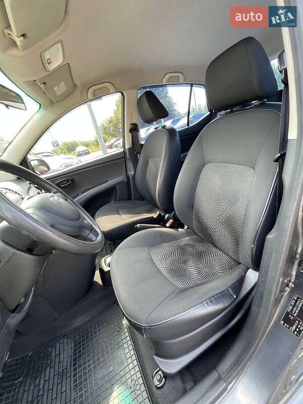 Хэтчбек Hyundai i10 2012 в Львове