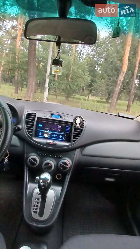 Хэтчбек Hyundai i10 2012 в Киеве