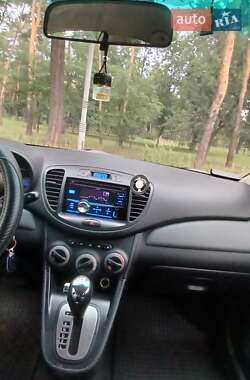 Хетчбек Hyundai i10 2012 в 