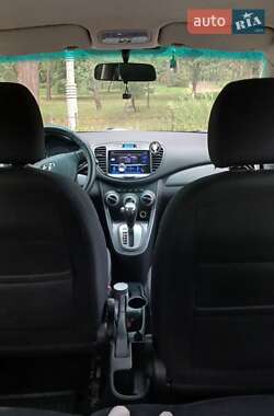 Хетчбек Hyundai i10 2012 в 