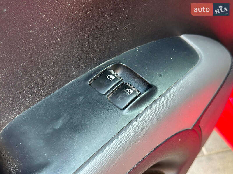 Хэтчбек Hyundai i10 2009 в Одессе фото 12 Хэтчбек Hyundai i10 2009 в Одессе