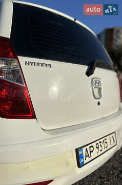 Хэтчбек Hyundai i10 2011 в 