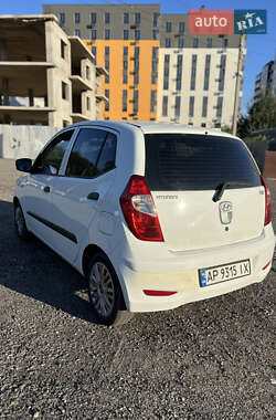 Хэтчбек Hyundai i10 2011 в 