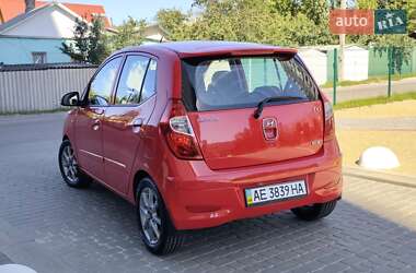 Хэтчбек Hyundai i10 2012 в 