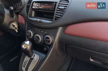 Хэтчбек Hyundai i10 2012 в 