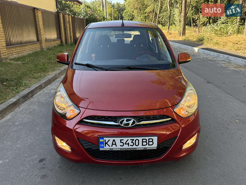 Хэтчбек Hyundai i10 2012 в Киеве