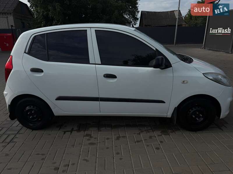 Хэтчбек Hyundai i10 2011 в Переяславе