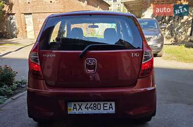 Хэтчбек Hyundai i10 2013 в 