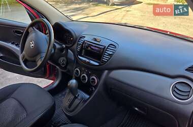 Хэтчбек Hyundai i10 2013 в 