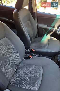 Хэтчбек Hyundai i10 2013 в 