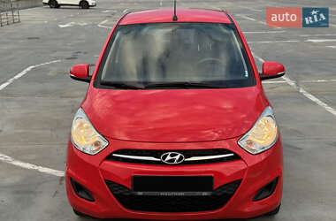 Хэтчбек Hyundai i10 2012 в 