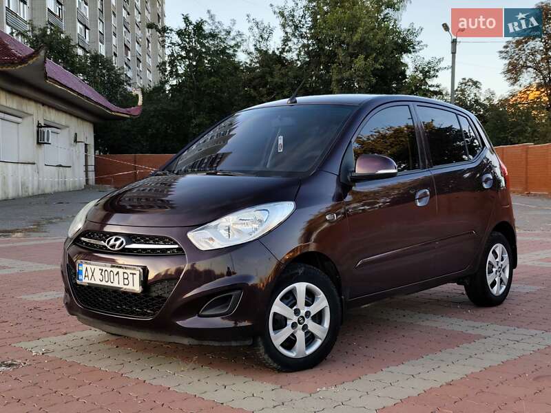 Хэтчбек Hyundai i10 2012 в 