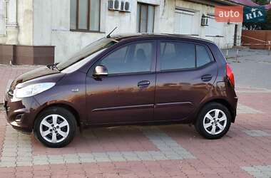 Хэтчбек Hyundai i10 2012 в 