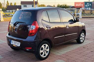 Хэтчбек Hyundai i10 2012 в 
