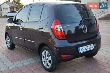 Хэтчбек Hyundai i10 2012 в 