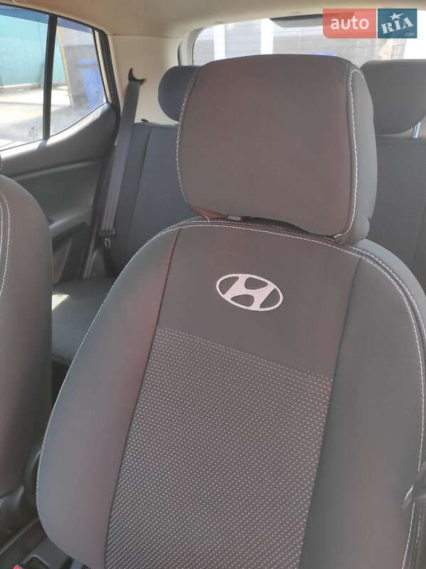 Хетчбек Hyundai i10 2013 в Києві