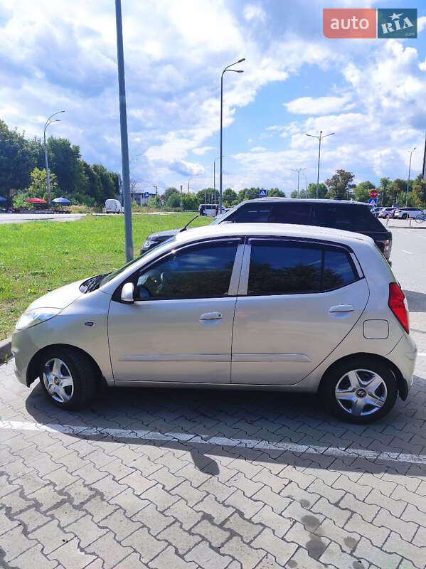Хетчбек Hyundai i10 2013 в Києві