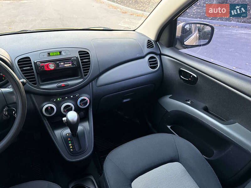 Хэтчбек Hyundai i10 2009 в Харькове