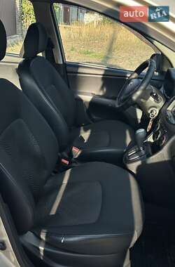 Хэтчбек Hyundai i10 2013 в 