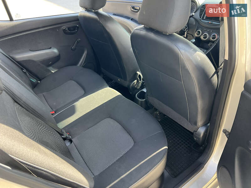 Хэтчбек Hyundai i10 2013 в Харькове фото 12 Хэтчбек Hyundai i10 2013 в Харькове
