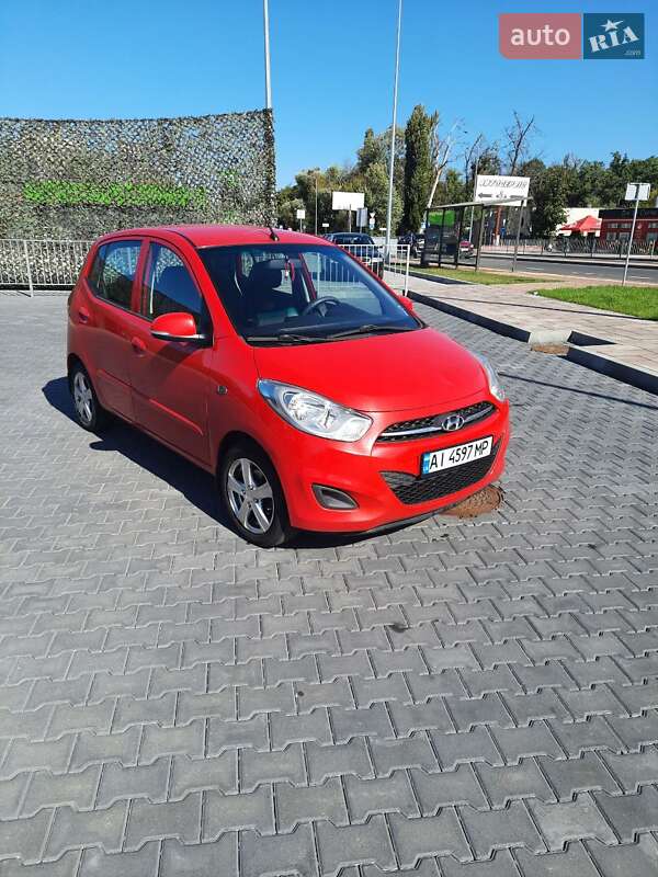 Хэтчбек Hyundai i10 2012 в Ирпене
