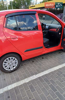 Хэтчбек Hyundai i10 2008 в 