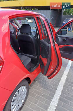 Хэтчбек Hyundai i10 2008 в 