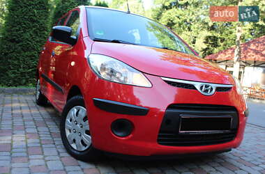 Хэтчбек Hyundai i10 2009 в 