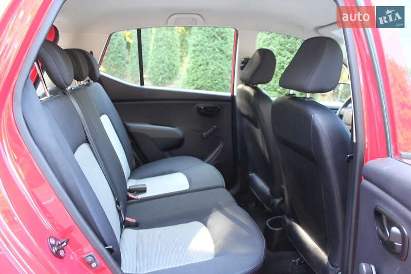 Хэтчбек Hyundai i10 2009 в Трускавце