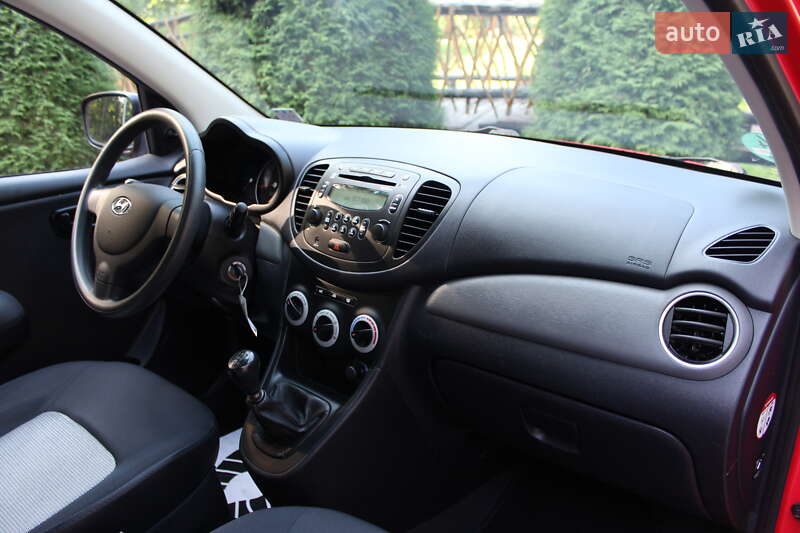 Хэтчбек Hyundai i10 2009 в Трускавце